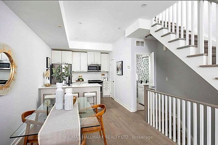Property Photo:  1321 Gerrard Street E  ON M4L 1Y8 