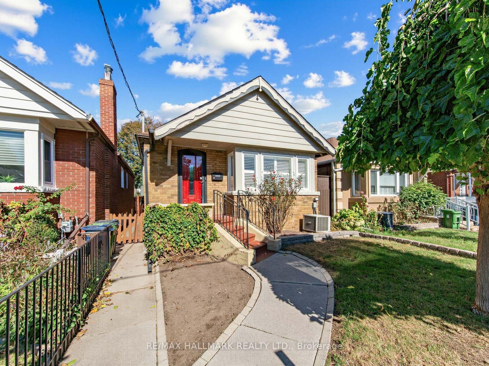 Property Photo:  224 O' Connor Drive  ON M4J 2T4 