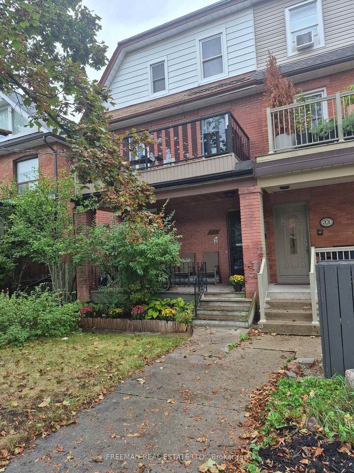 Property Photo:  203 Fairview Avenue  ON M6P 3A6 