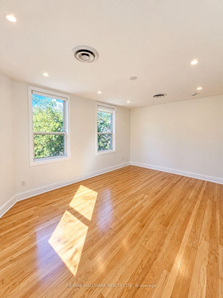 Property Photo: 91 Lewis Street 2 ON M4M 2H2