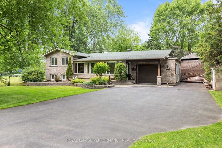 Property Photo:  828 Principale Street  ON K0A 1M0 