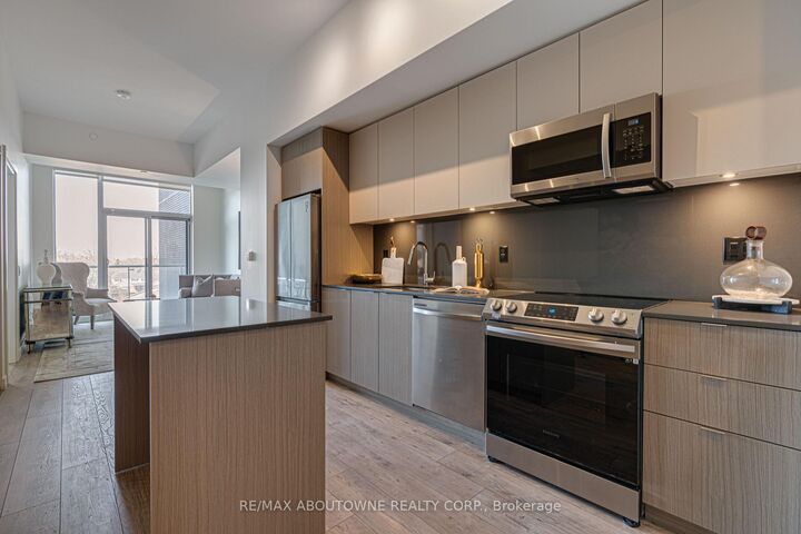 Property Photo:  133 Bronte Road Bo908  ON L6L 3C1 