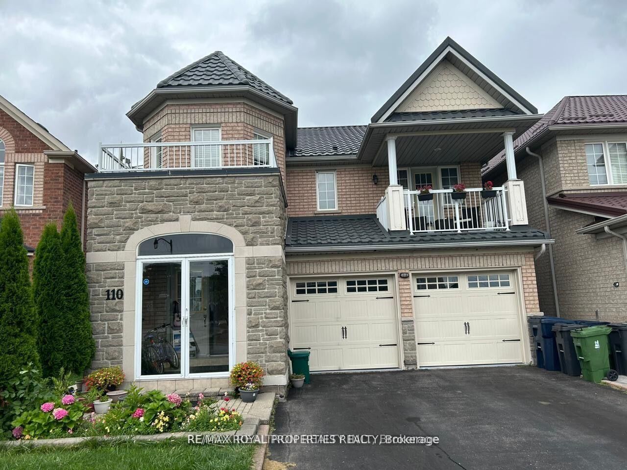 Property Photo:  110 Seasons Drive Lower  ON M1X 1X8 