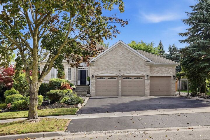 Property Photo:  15 Everwood Run  ON N2P 2B1 