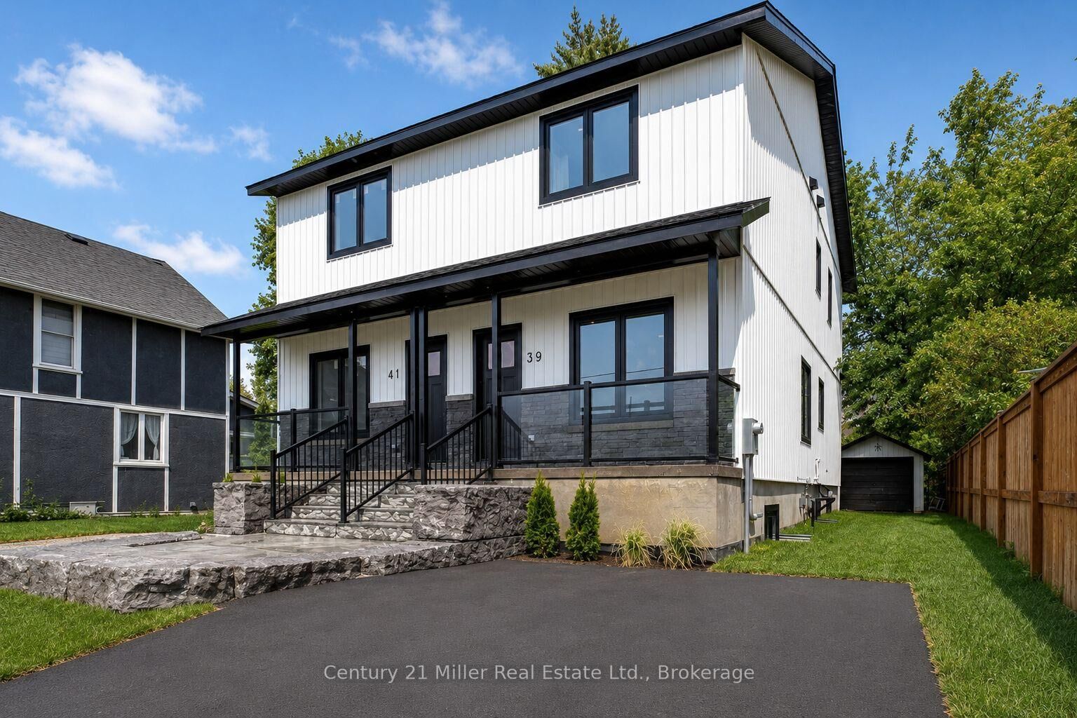 Property Photo:  39 Victoria Street  ON L7G 3N5 