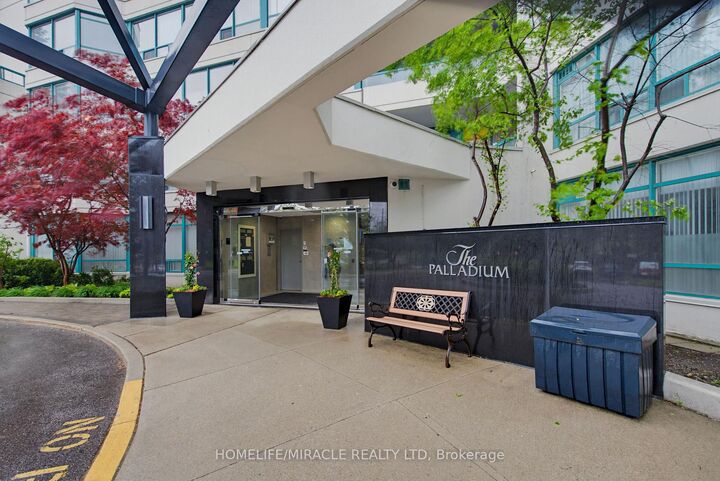Photo de la propriété:  7250 Yonge Street Ph211  ON L4J 7X1 