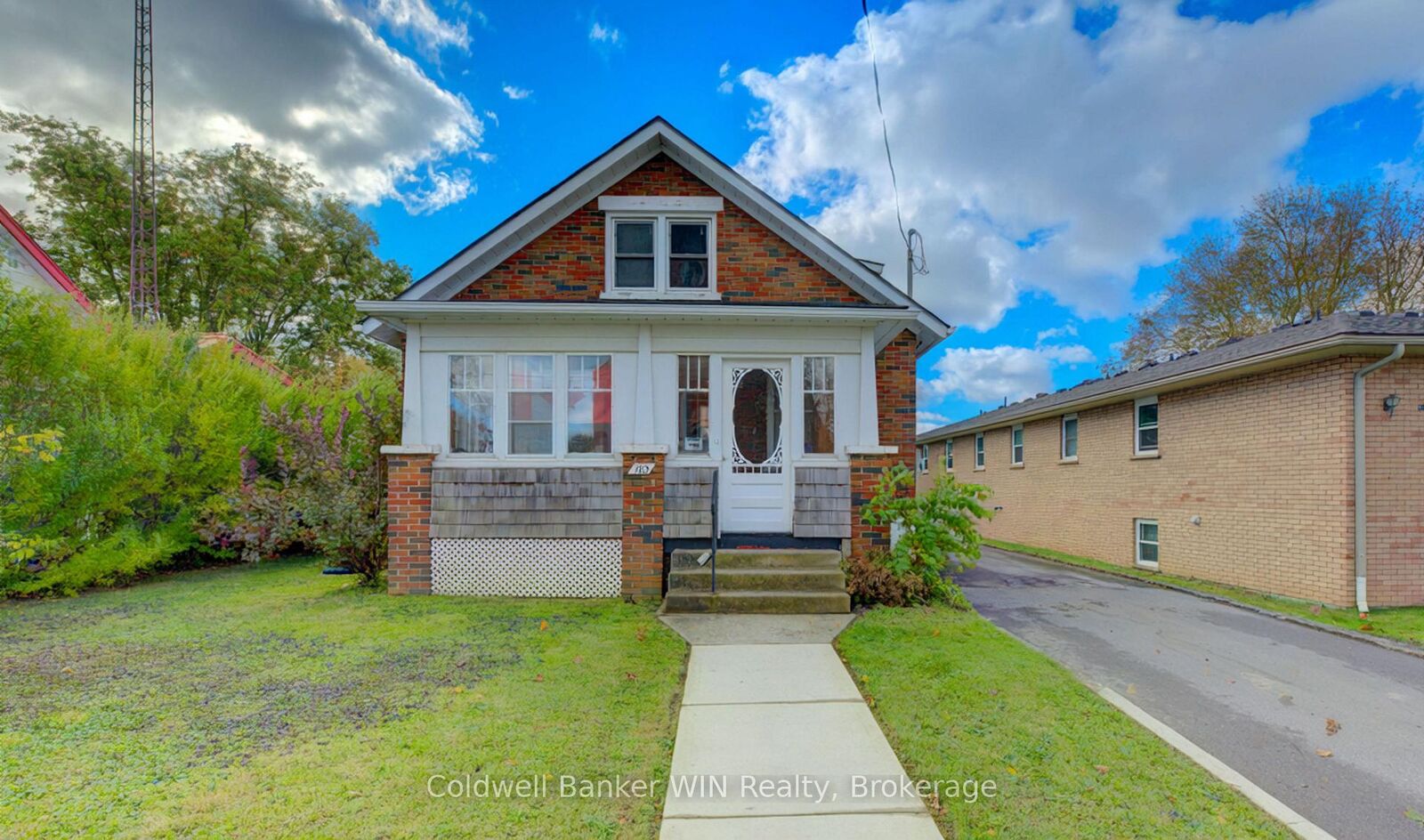 Property Photo:  160 Queen Street E  ON N0G 2L3 