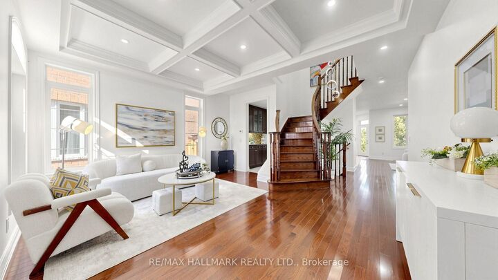 Property Photo:  6 Tentone Court  ON L4S 0E2 