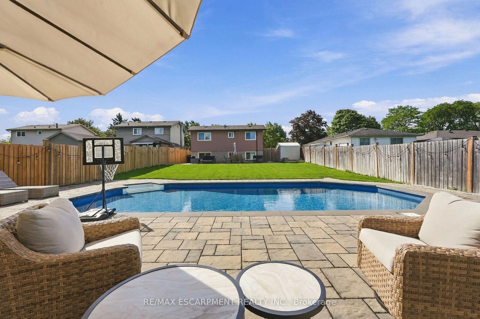 Property Photo:  95 Chilton Drive  ON L8J 1L8 