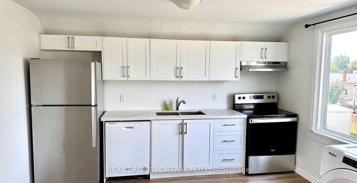 Property Photo:  301 Wallace Ave Avenue S Upper  ON L3B 1R8 