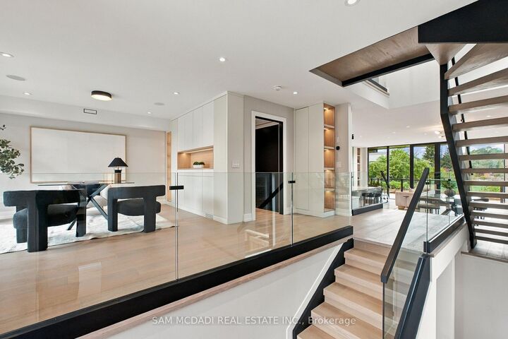 Property Photo:  957 Halliday Avenue  ON L5E 1P4 