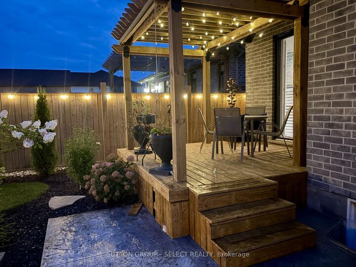 Property Photo: 38 Royal Dornoch Drive ON N5R 0K4
