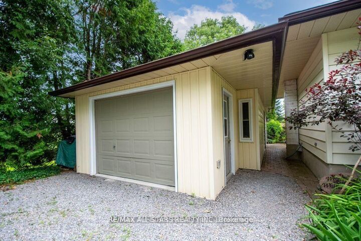 Property Photo:  690 Post Road  ON K0L 2X0 