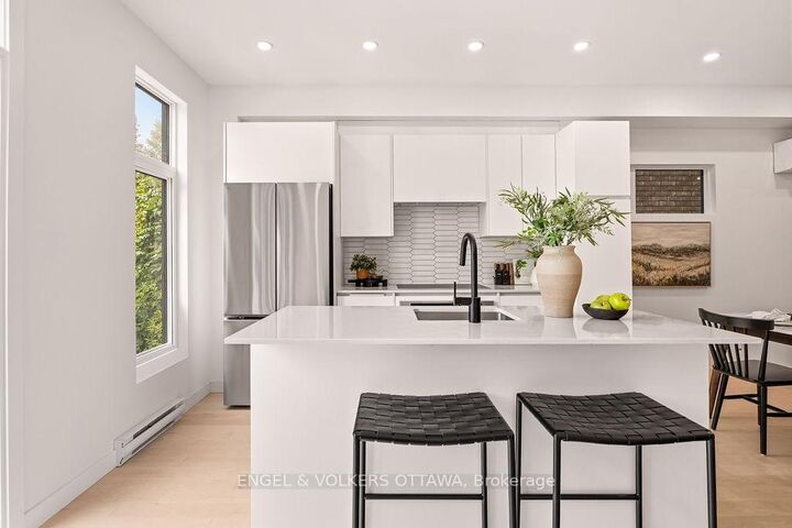 Property Photo:  47 Fairmont Avenue A  ON K1Y 1X4 