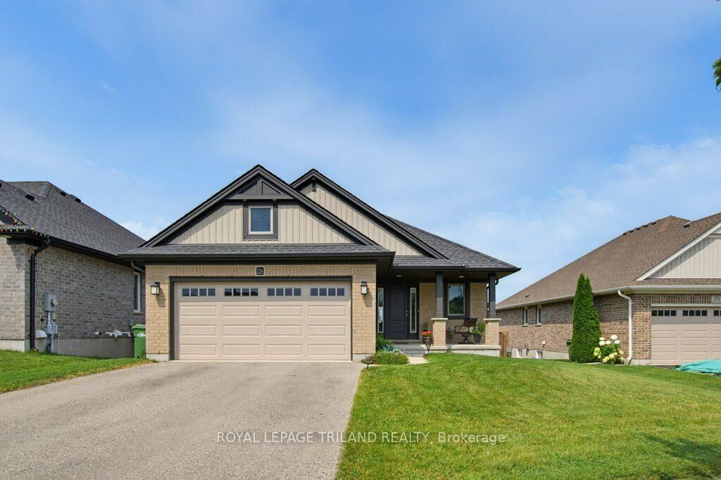 Property Photo:  226 Peach Tree Boulevard  ON N5R 0H3 