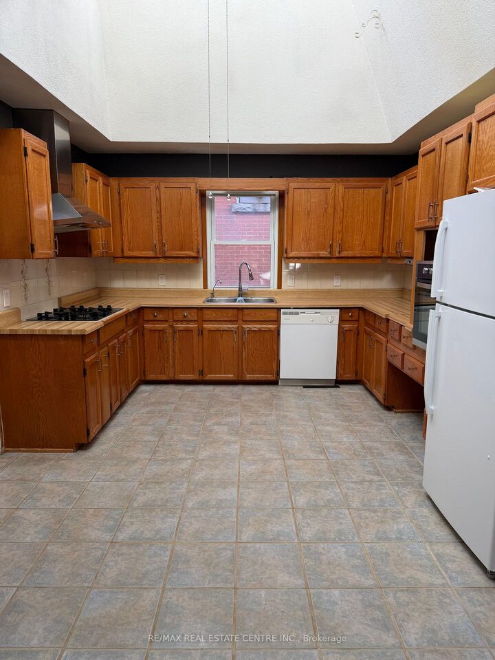 Property Photo:  43A First Street E  ON L9W 2E3 