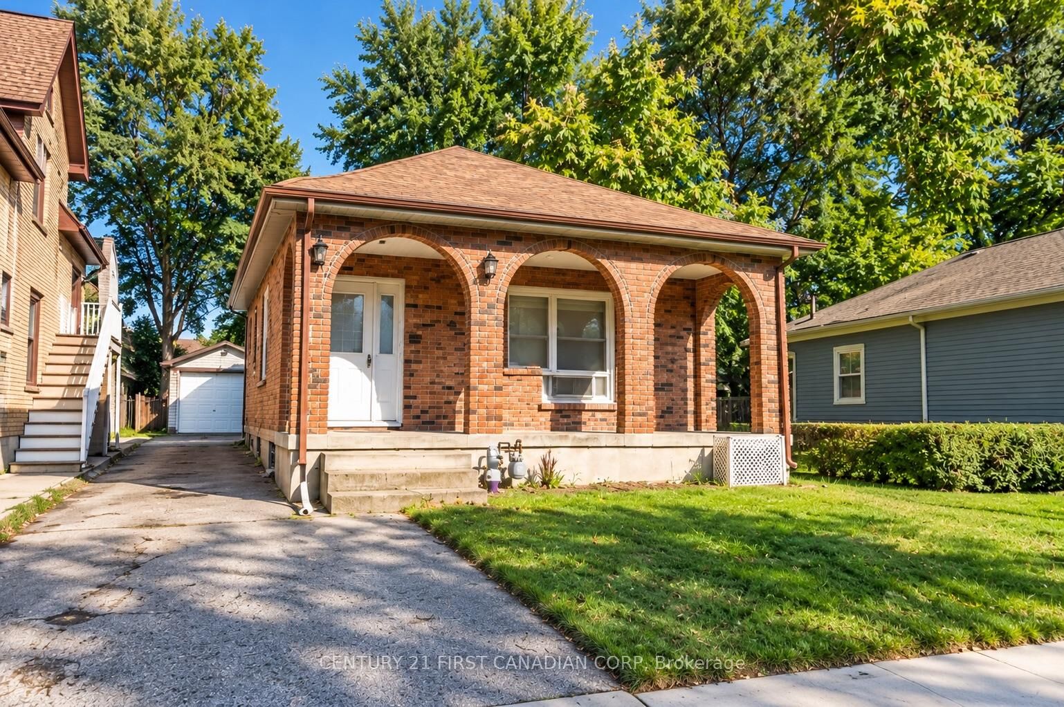 Property Photo:  682 Princess Avenue  ON N5W 3M3 