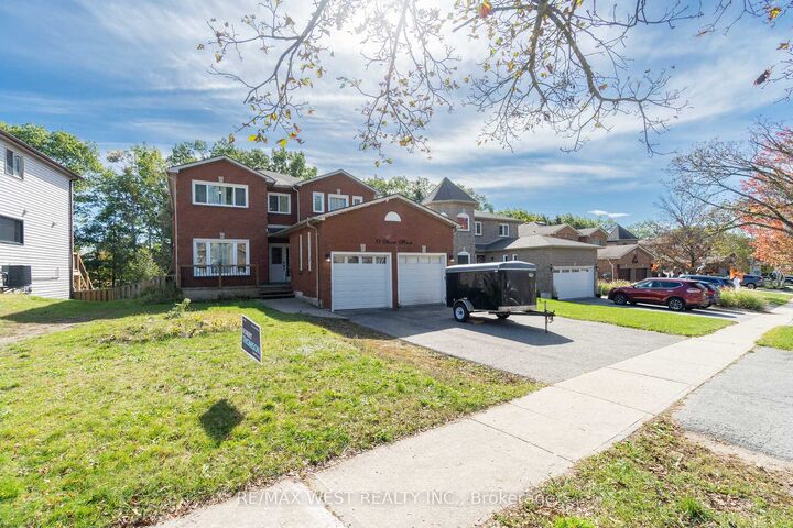 Property Photo: 19 Moore Place ON L4N 6N6