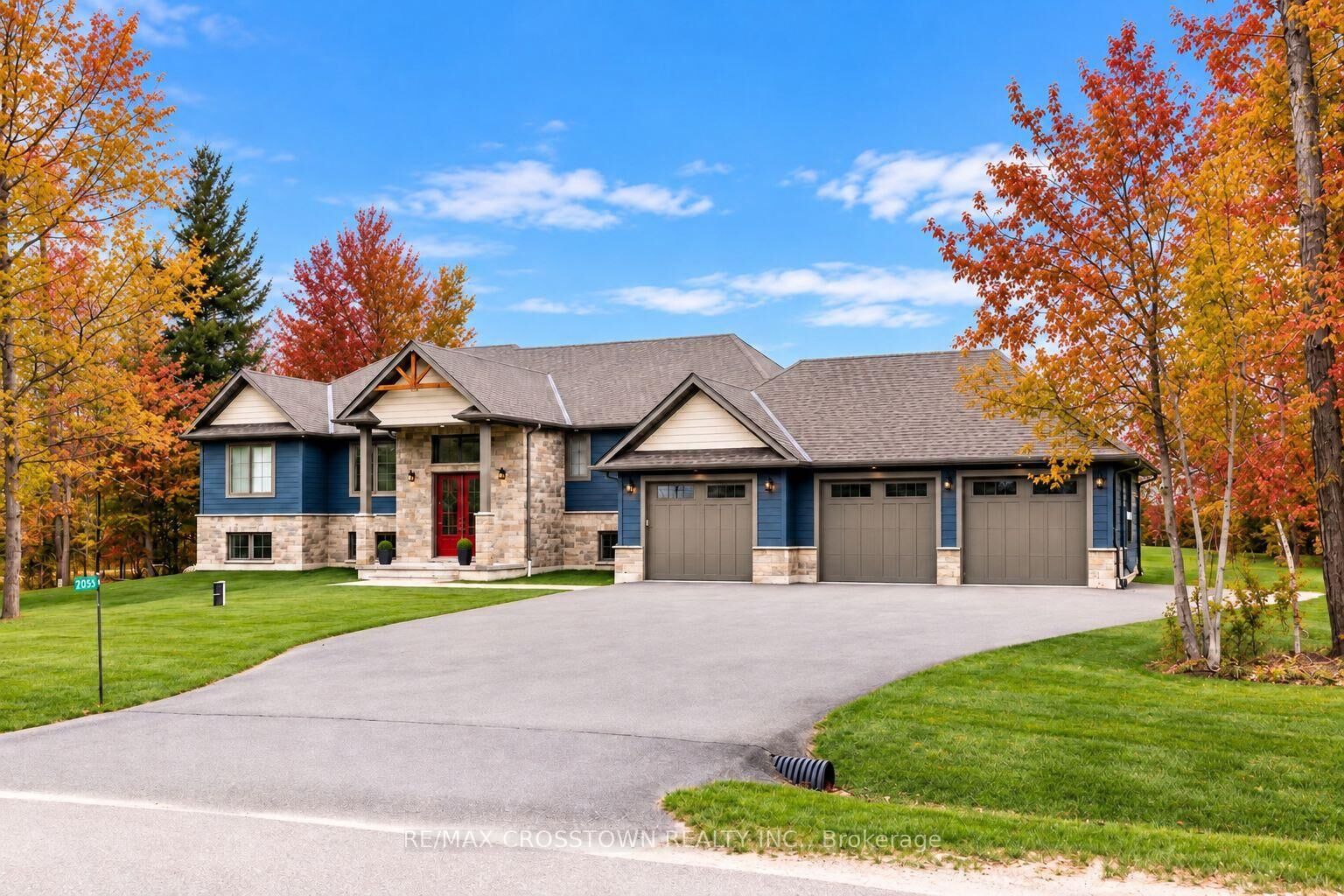 Property Photo:  2055 Elana Drive  ON L3V 0C1 