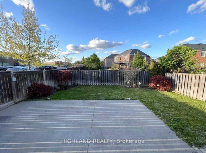 Property Photo:  2109 Grand Oak Trail  ON L6M 4S7 