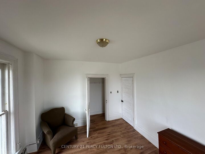 Property Photo:  23 Glenelg Street W  ON K9V 2T9 