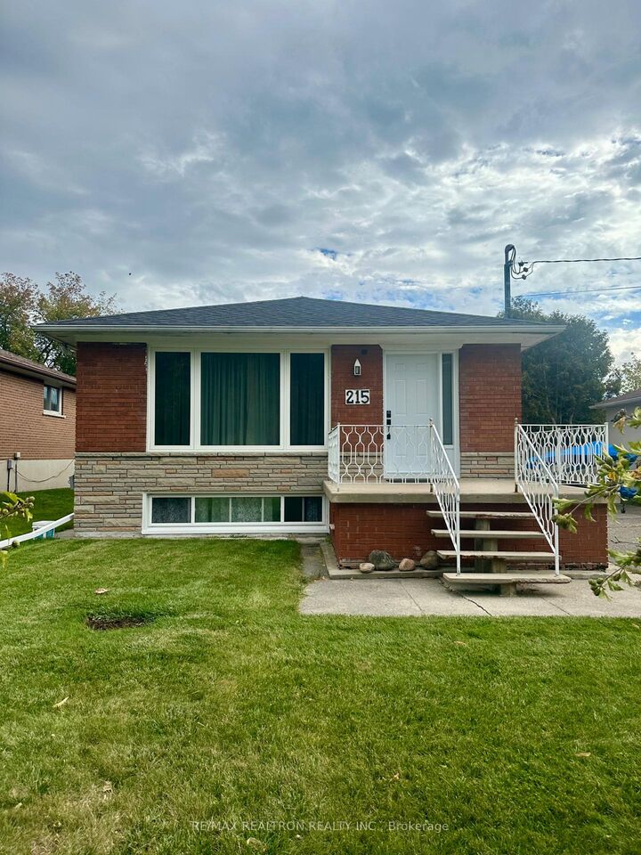 Property Photo:  215 Poplar Road  ON M1E 1Z9 