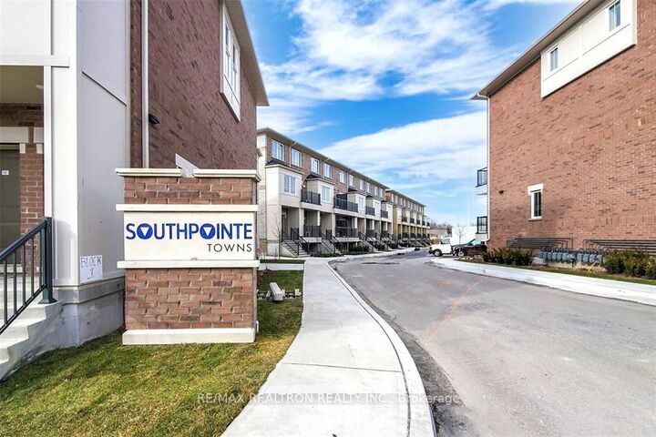 Property Photo:  480 Beresford Path 19  ON L1H 0B2 