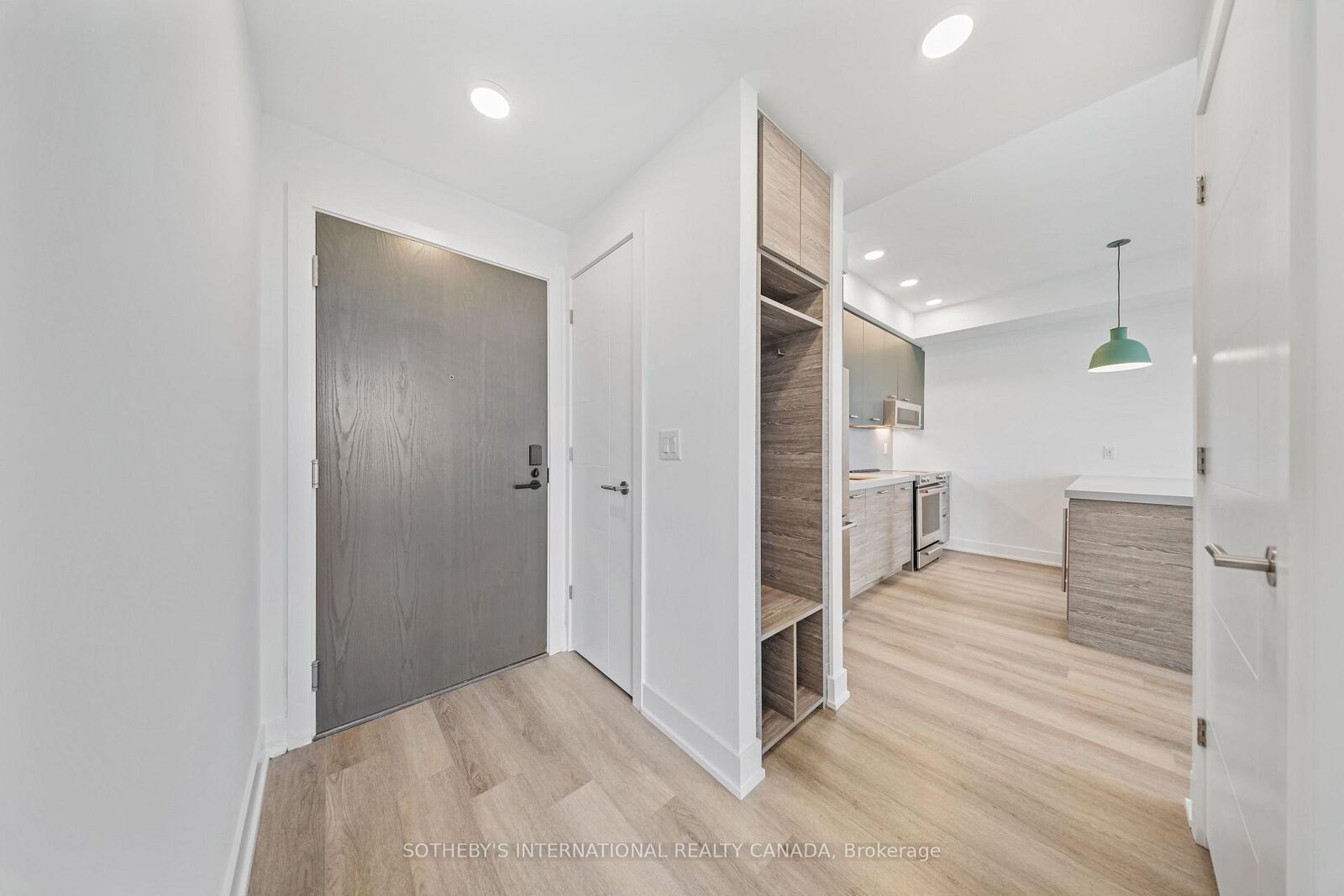 Property Photo:  484 Spadina Avenue 404  ON M5S 0E4 