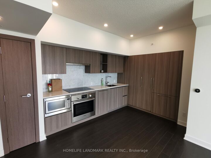 Property Photo:  17 Bathurst Street 2115  ON M5V 0N1 