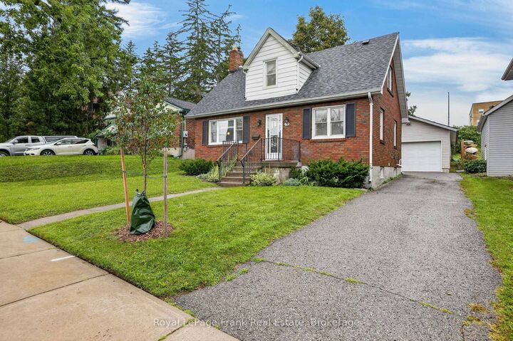 Property Photo:  174 Sophia Street  ON K9H 1E5 