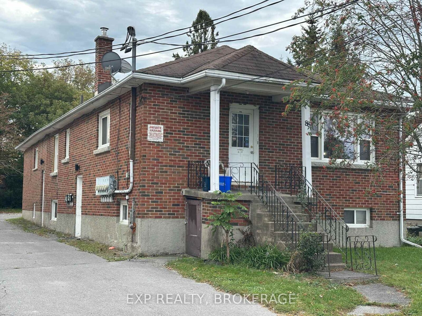 Property Photo:  88 Joseph Street  ON K7K 2H7 