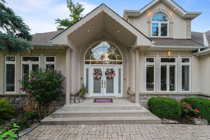 Property Photo:  527 Meadow Wood Road  ON L5J 2S4 