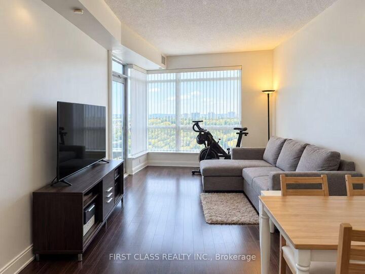 Property Photo:  135 Village Green Square 2216  ON M1S 0G4 