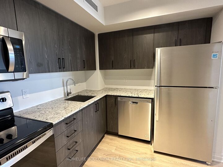 Property Photo:  20 Meadowglen Place 905  ON M1G 0A9 