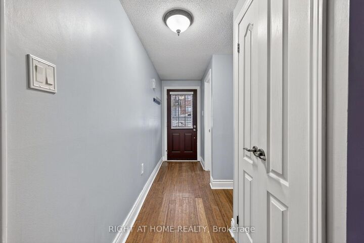 Property Photo:  32 Sawmill Road 10  ON L4N 6X3 