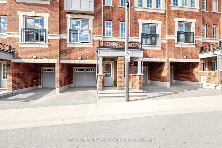 Property Photo:  2725 Deputy Minister Path  ON L1L 0M7 