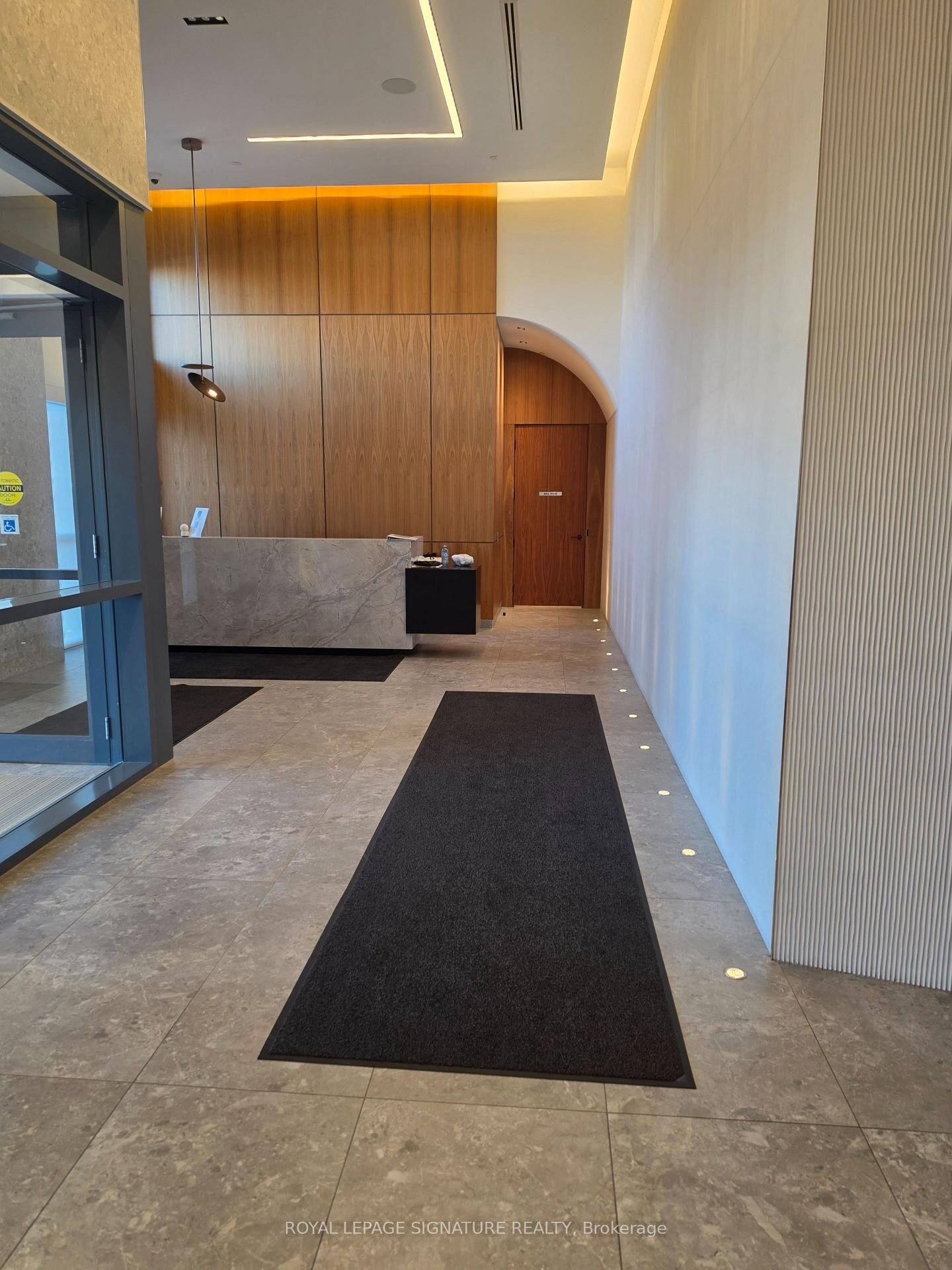 Property Photo:  509 Dundas Street W 304  ON L6M 5P4 