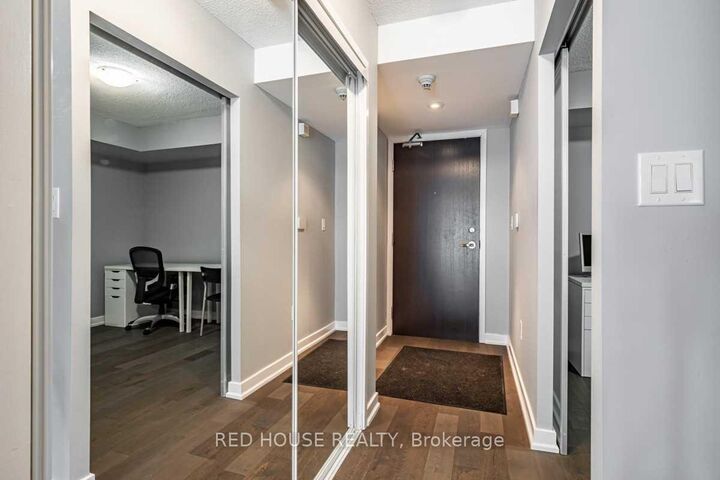 Property Photo:  8 Telegram Mews 628  ON M5V 3Z5 