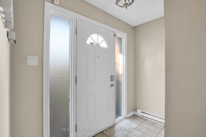 Property Photo:  924 Dynes Road  ON K2C 0G8 