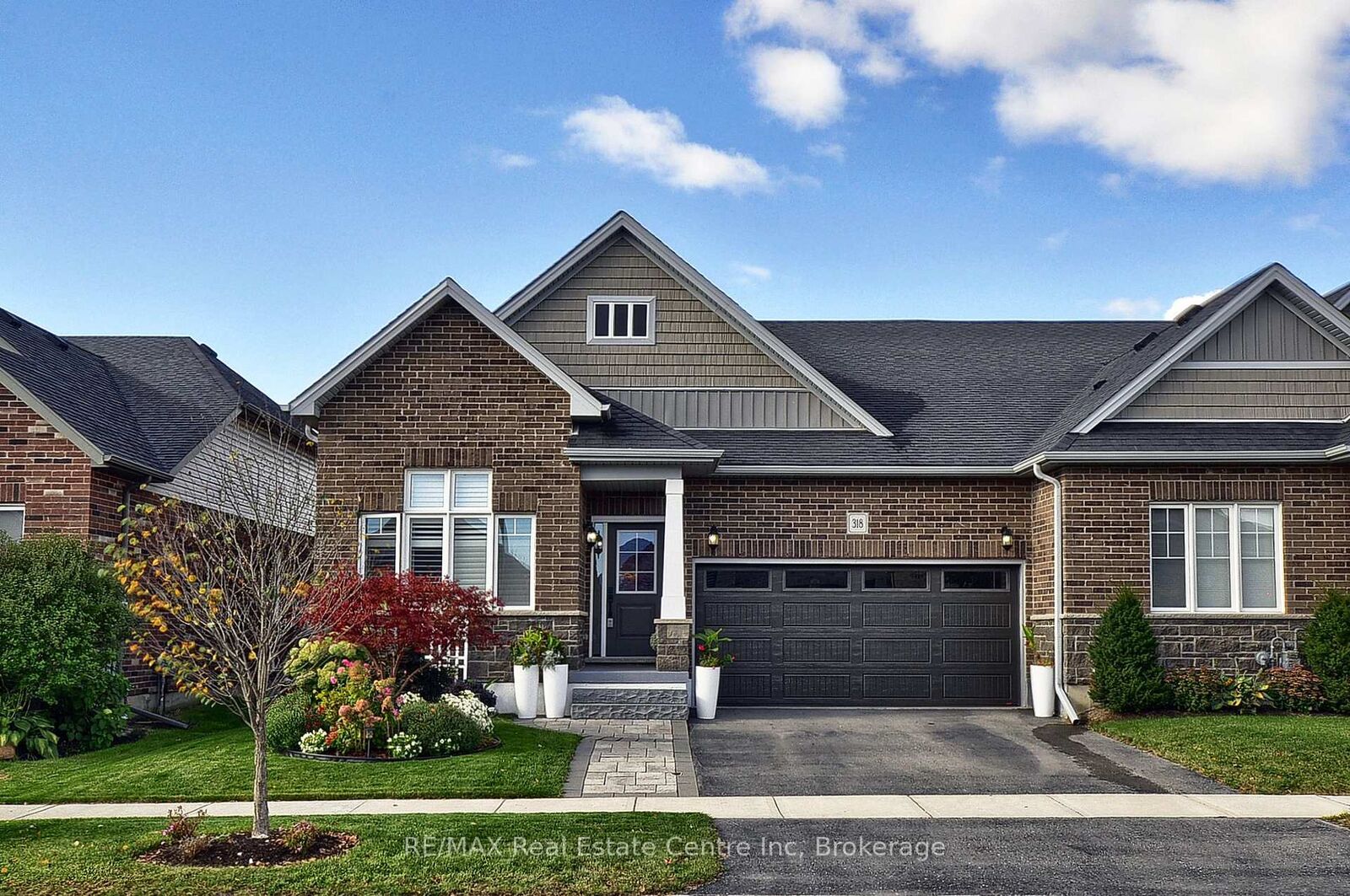 Property Photo:  318 Fairway Road  ON N4T 0A4 