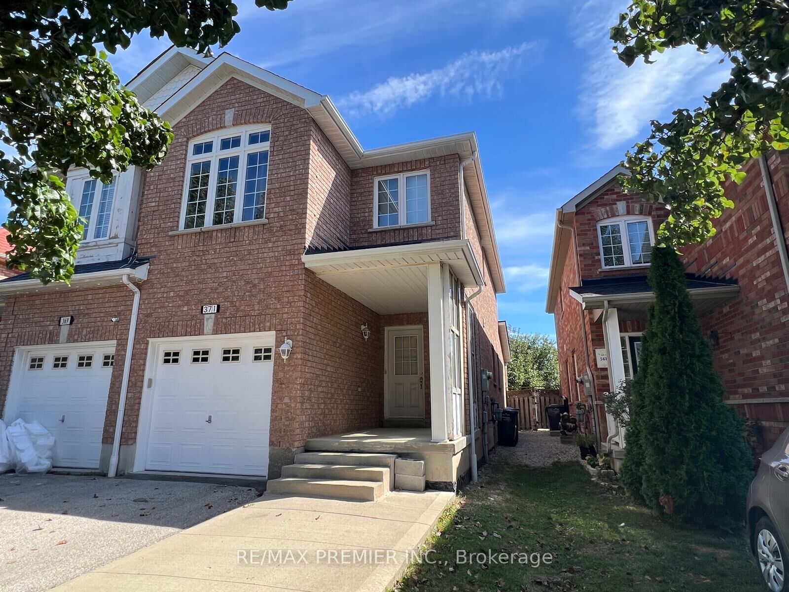 Property Photo:  371 Krotone Crescent  ON L5W 1T7 