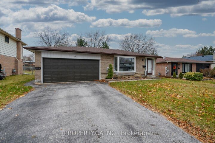 Property Photo:  24 Thorncrest Road  ON L4N 3P9 