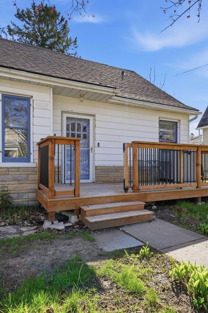 Property Photo:  93 John Street  ON K0K 3E0 