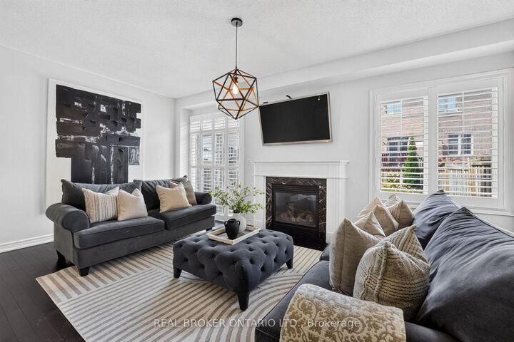 Property Photo:  3231 Stoney Crescent  ON L5M 0V4 