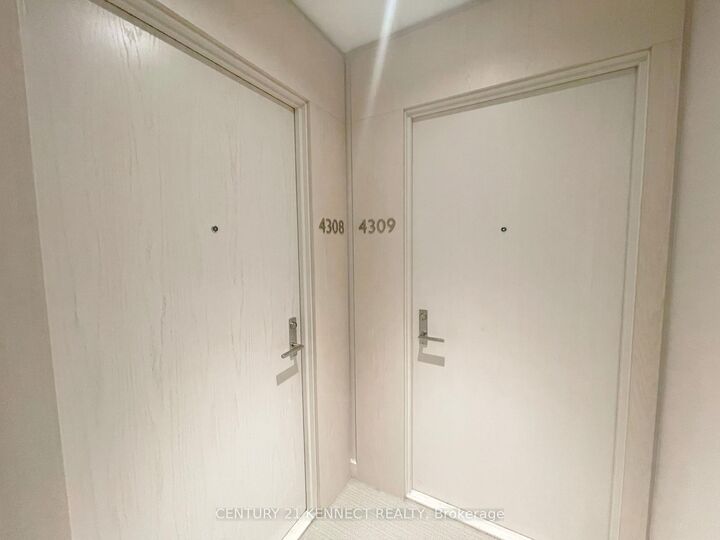 Property Photo:  115 Blue Jays Way 4309  ON M5V 0M4 
