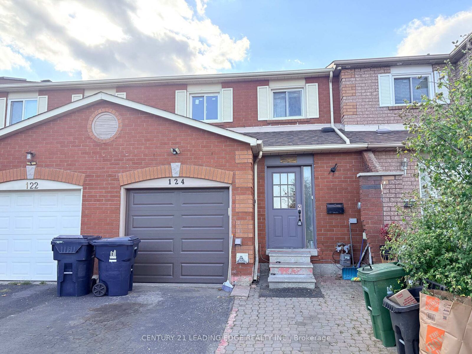 Property Photo: 124 Robbinstone Drive ON M1B 2E7