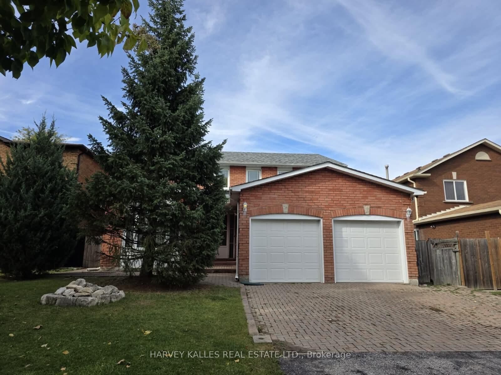 Property Photo:  1627 Rayleen Crescent  ON L1X 1X4 