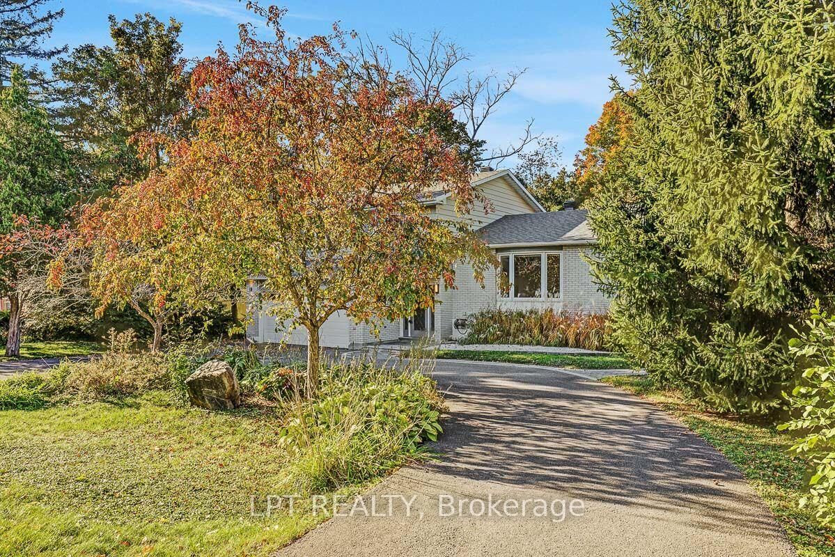 Property Photo:  123 Dorothea Drive  ON K1V 7C6 