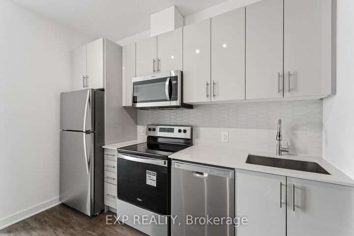 Property Photo:  2782 Barton Street E 1119  ON L8E 2J8 