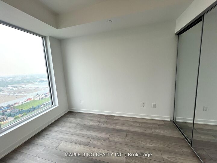 Property Photo:  474 Caldari Road 1908  ON L4K 0R5 